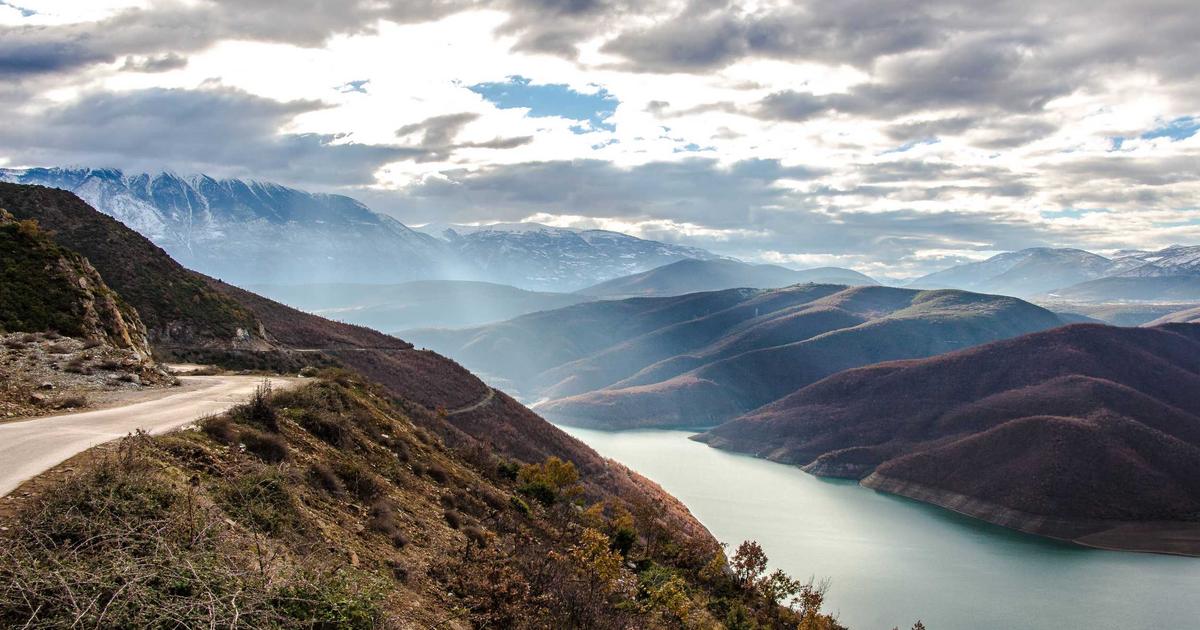 Featured: Haggling in Middle Eastern Souks: What 6 Months of Carpet Shopping in Marrakech, Istanbul, and Dubai Taught Me About Starting Prices, Walk-Away Tactics, and When Vendors Actually Mean Their ‘Final Offer’