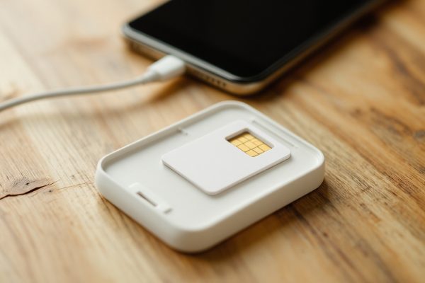 travel-adapters-and-voltage-what-you-act-featured
